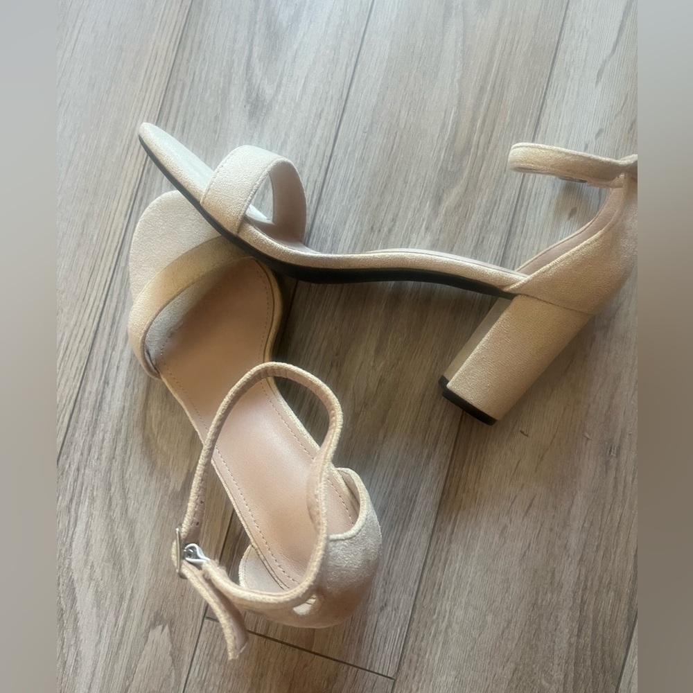 ✨ Heel Pump Sandals✨